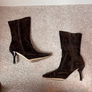 Vintage Suede Brown Boots!
